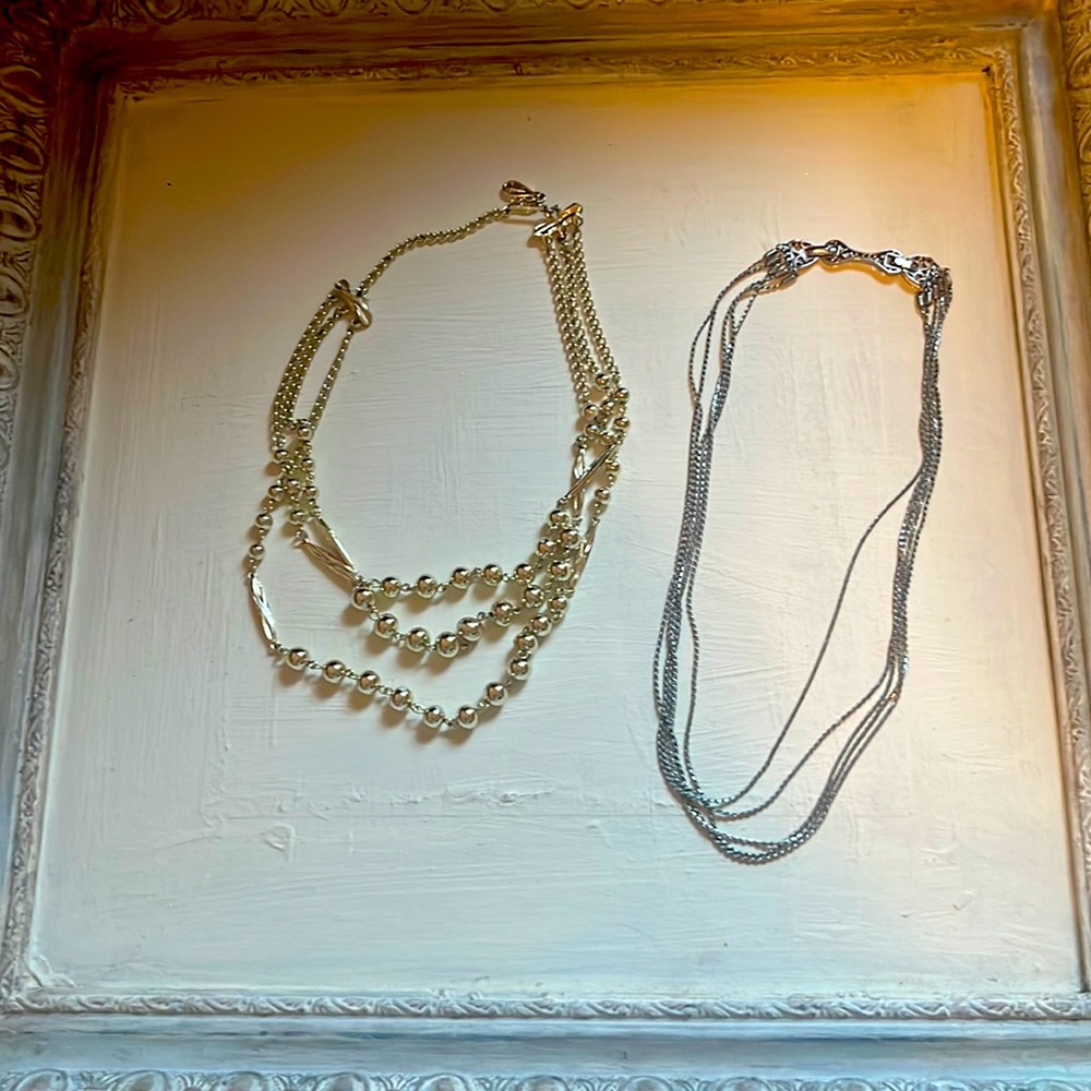 Lot of vintage necklaces from the 50s or 60s